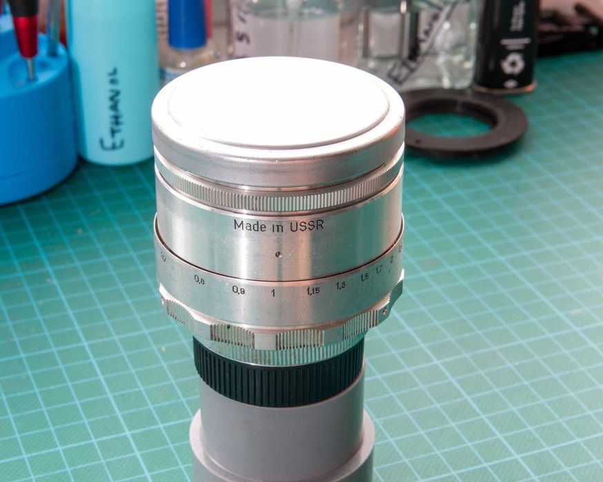 Lente russa/soviética KMZ Helios 44 58mm f/2 (13 lâminas)