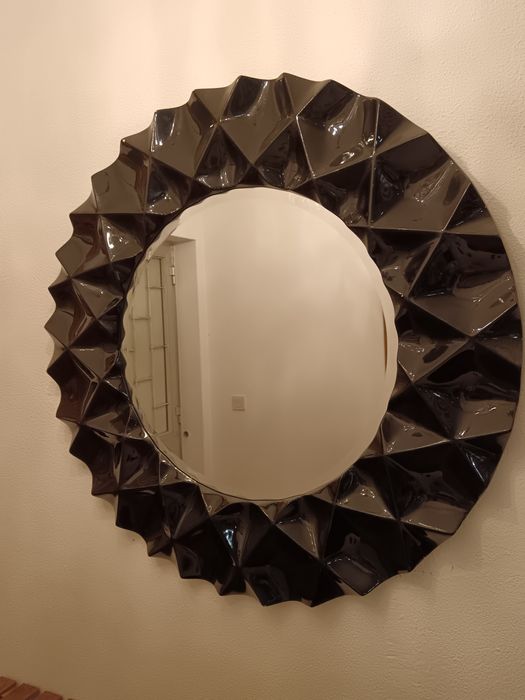 Espelho de parede decorativo — moldura preta facetada (moderno e impon
