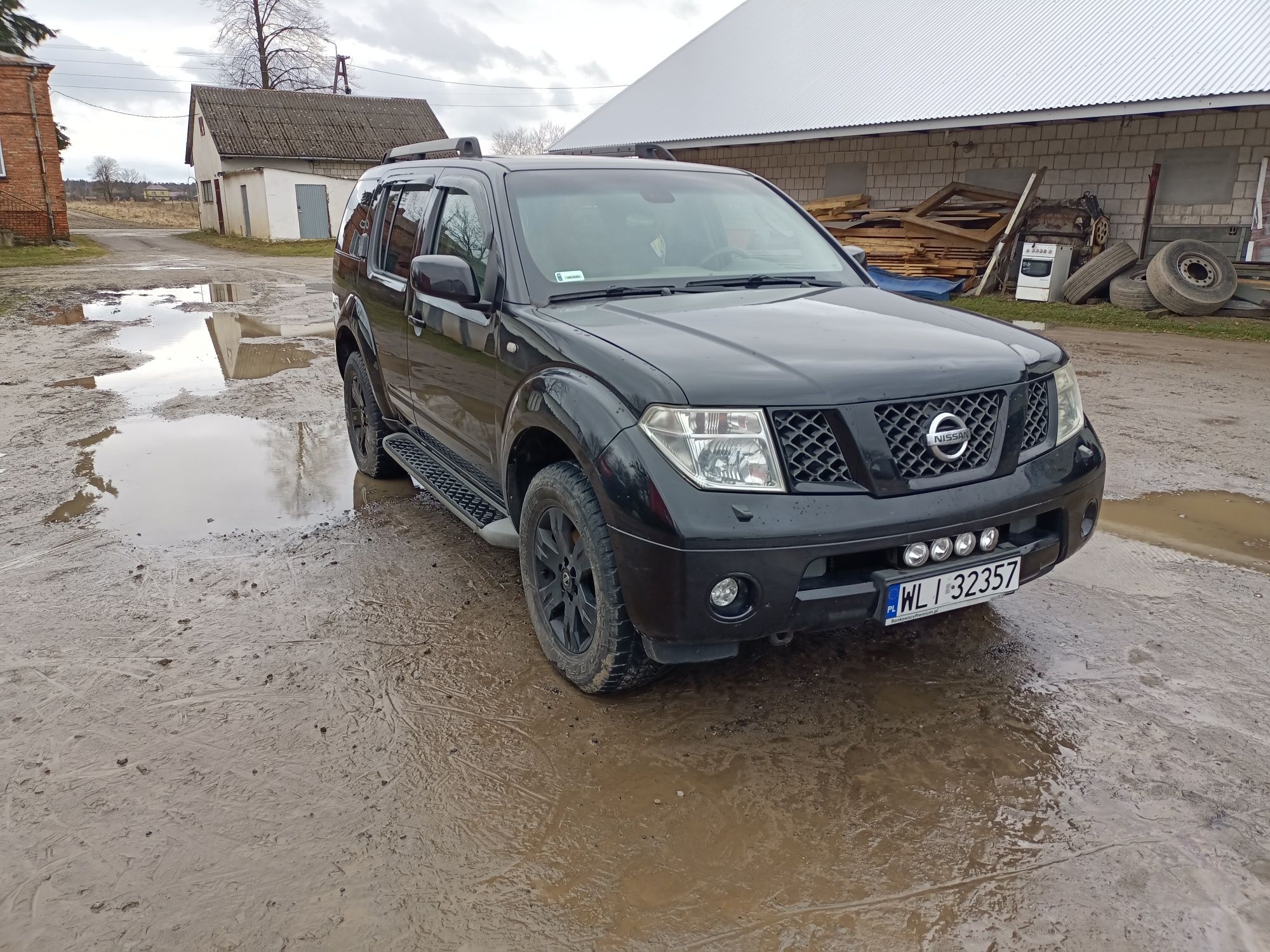 Nissan Pathfinder 2.5 4x4