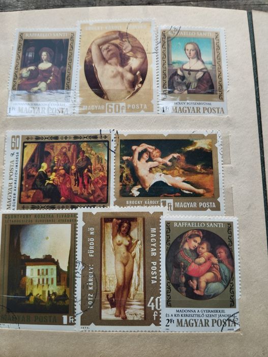 Продам шикарний, великий альбом з  різними колекціями марок. 18 стор