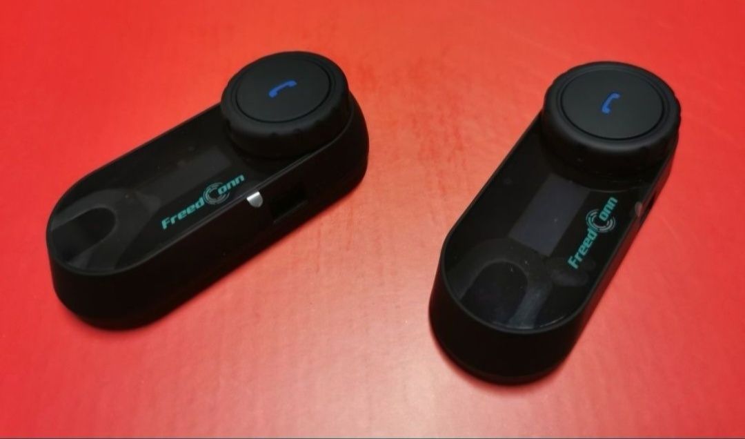 2-Auriculares/Intercomunicadores Bluetooth/ FM/Capacete/ Motard (NOVO)