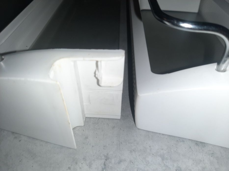 Boczna półka balkonik do lodówki LIEBHERR