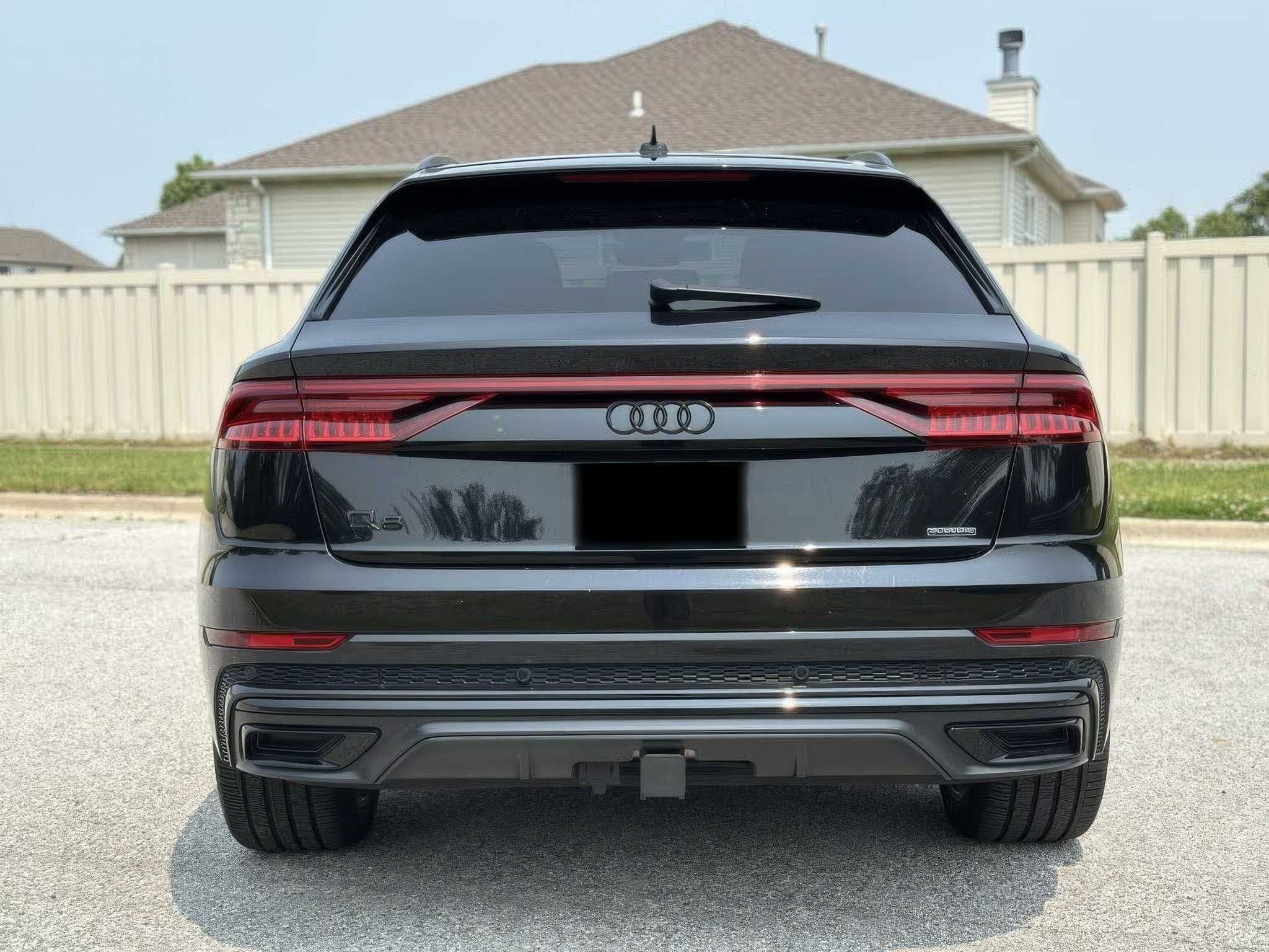 Audi Q8         2021