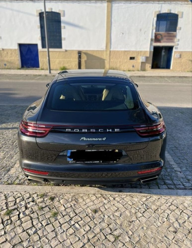 Porsche panamera 4 e-hybrid