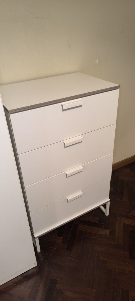 Cómoda Trysil Ikea