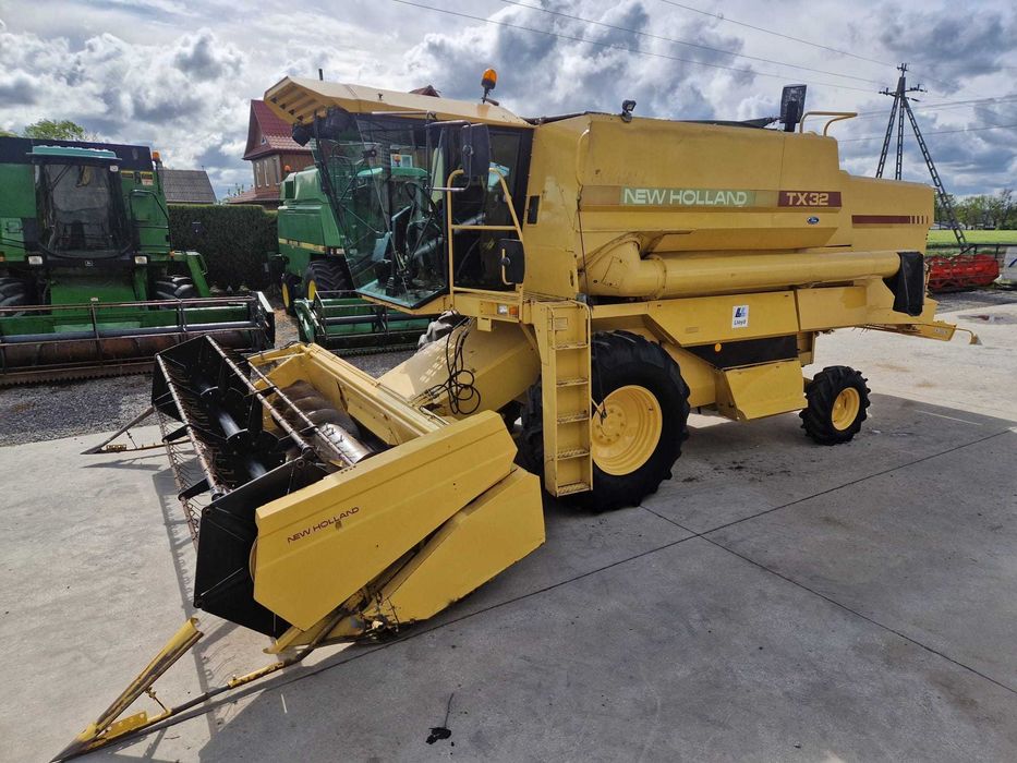 Kombajn zbożowy New Holland TX 32, heder 4,5m, bardzo ładny
