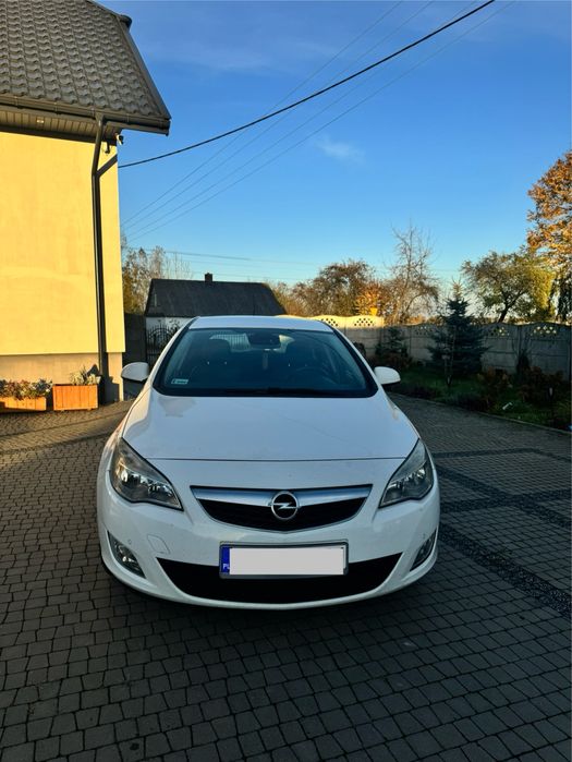 Opel Astra J 1.7 CDTI 125 KM