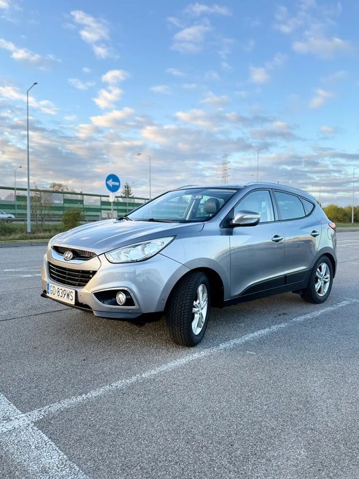 Hyundai ix35 Hyundai ix35 2.0  Automat > Niski przebieg > Okno dachowe > Hands free