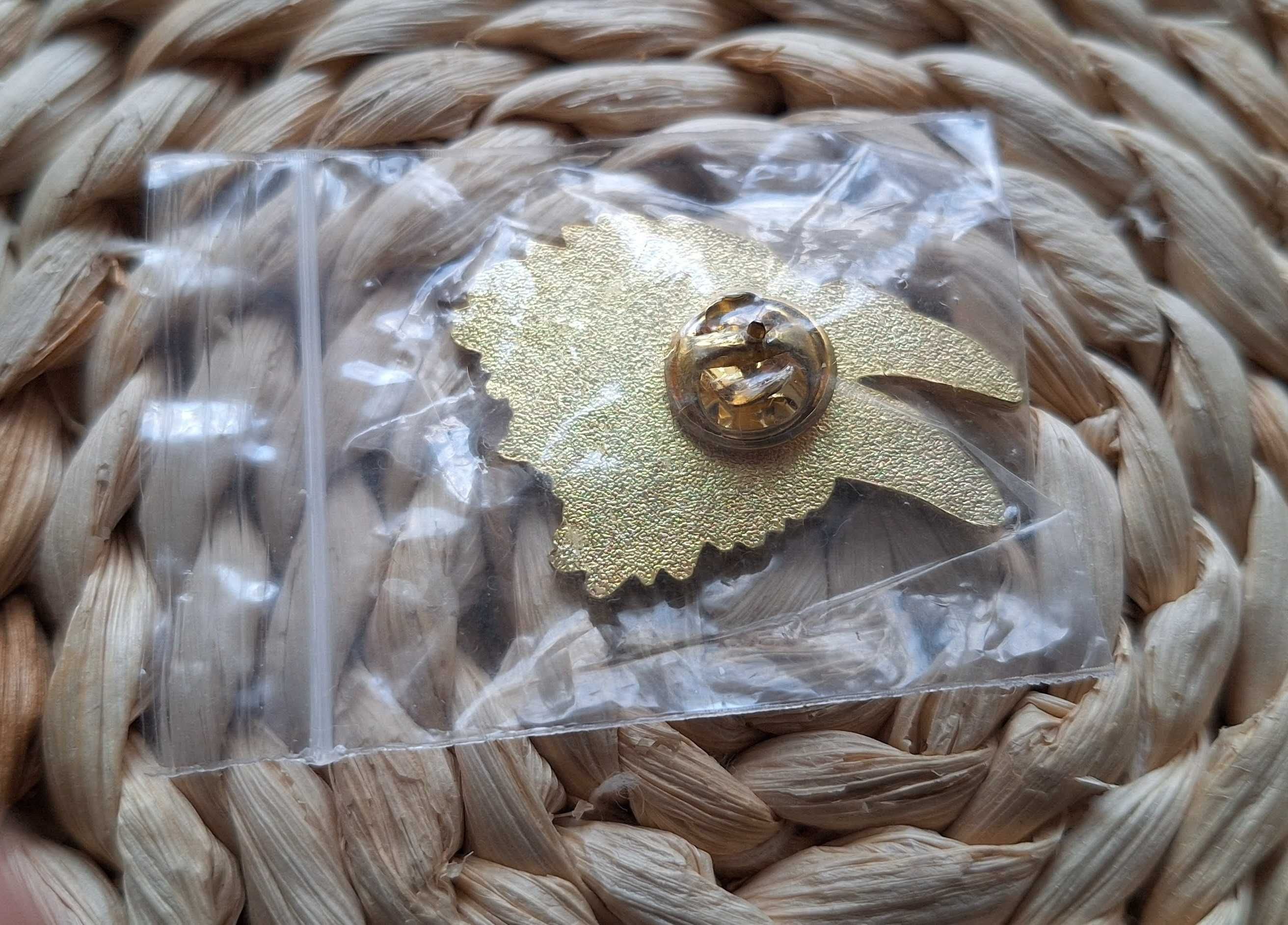 Nowa metalowa przypinka głowa kruka pin, wpinka do ubrań plecaka torby