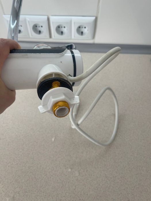 Продам проточный водонагреватель Delimano