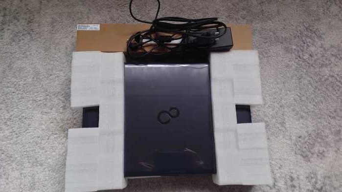 Laptop Fujitsu FMV. AMD 3020E / SSD256Gb / 8Gb Ram/2022 Rok/Windows 11