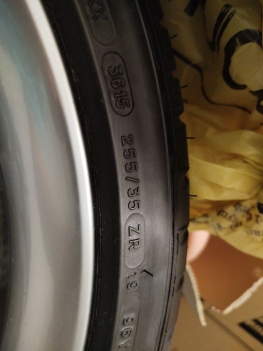 Opony lato 255/35 R19 Michael dot.3615