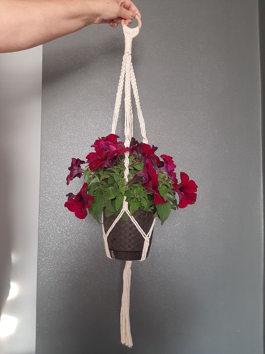 Kwietnik ze sznurka, makramy