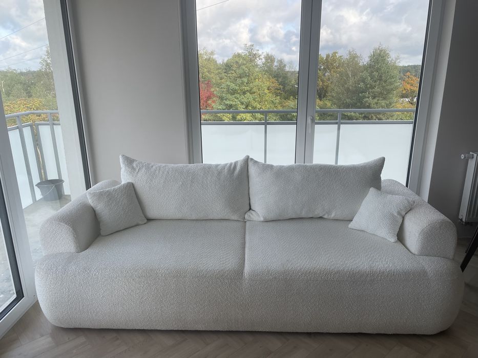 Kanapa rozkładana trzyosobowa Ovo z pojemnikiem kremowa boucle