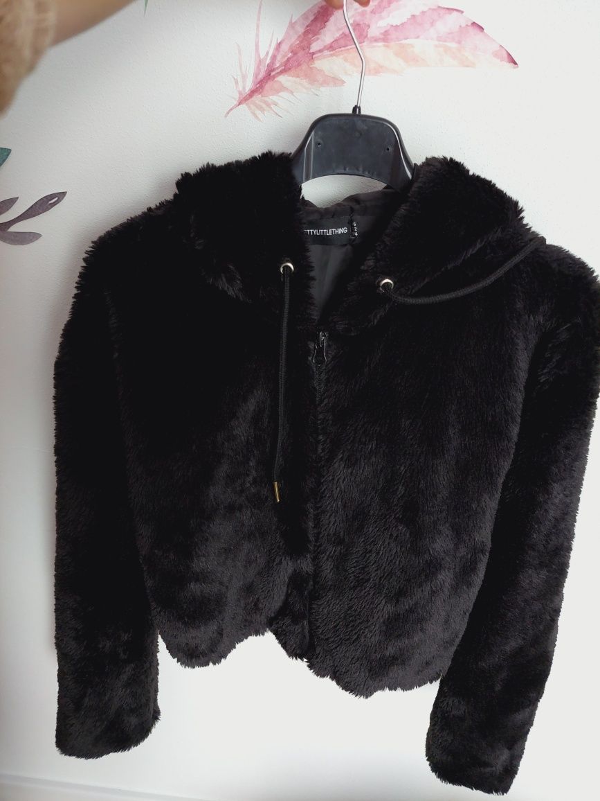 Czarne wiosenne przejściowe futerko kurtka z kapturem prettylittlethin