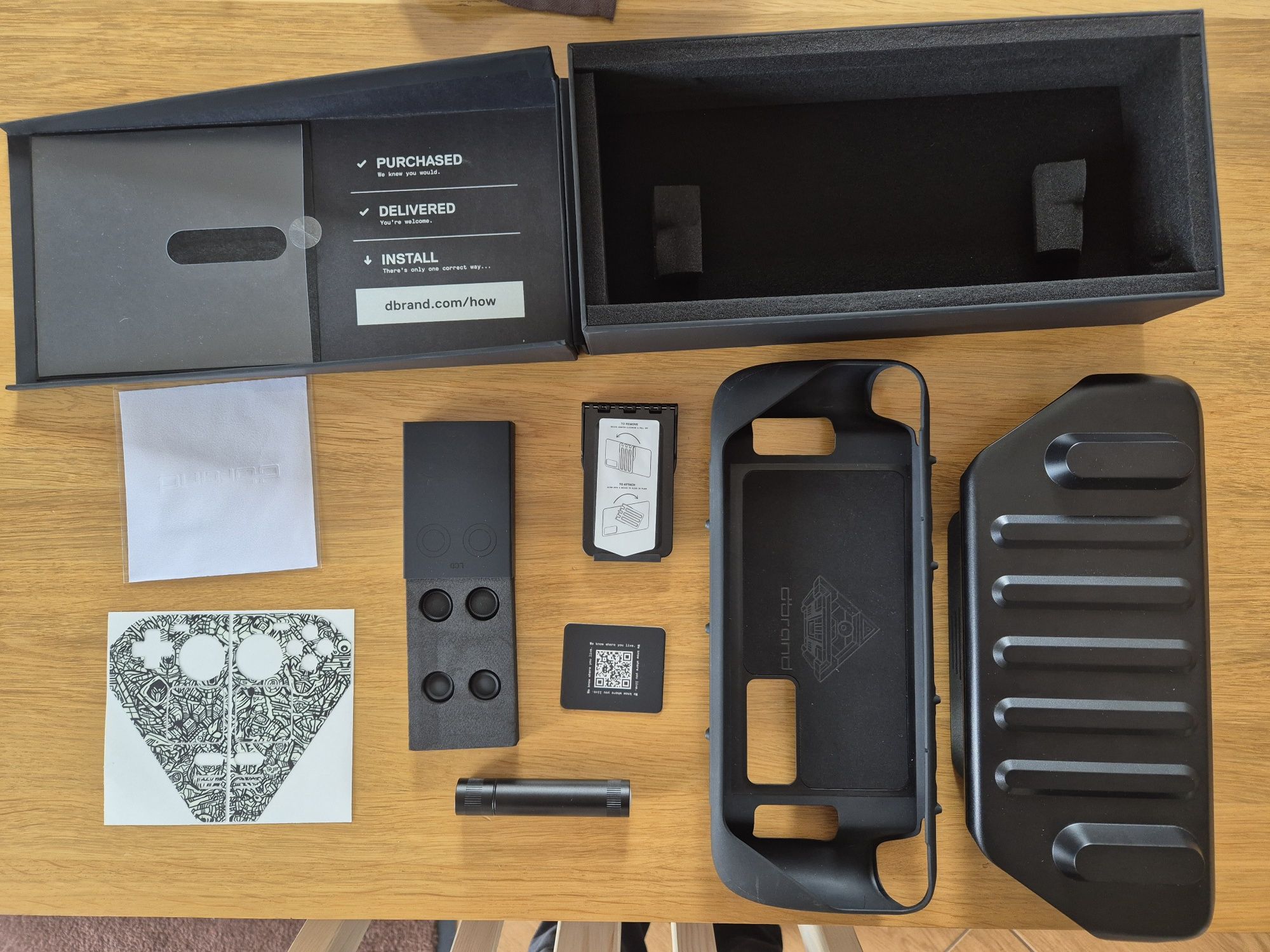 Dbrand Killswitch Travel Kit do Steam Deck (Glowbot, UV, Limited)