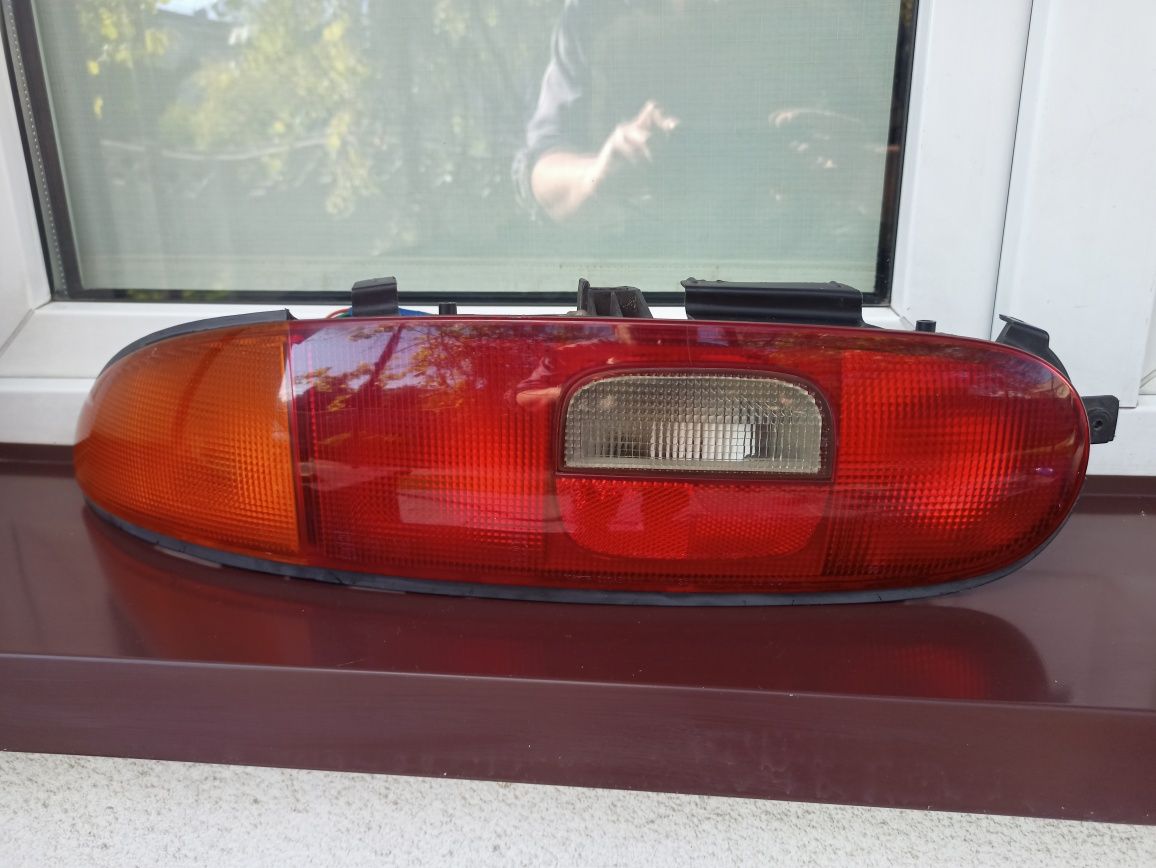 Mazda MX3 lampa tył tylna lewa oprawki