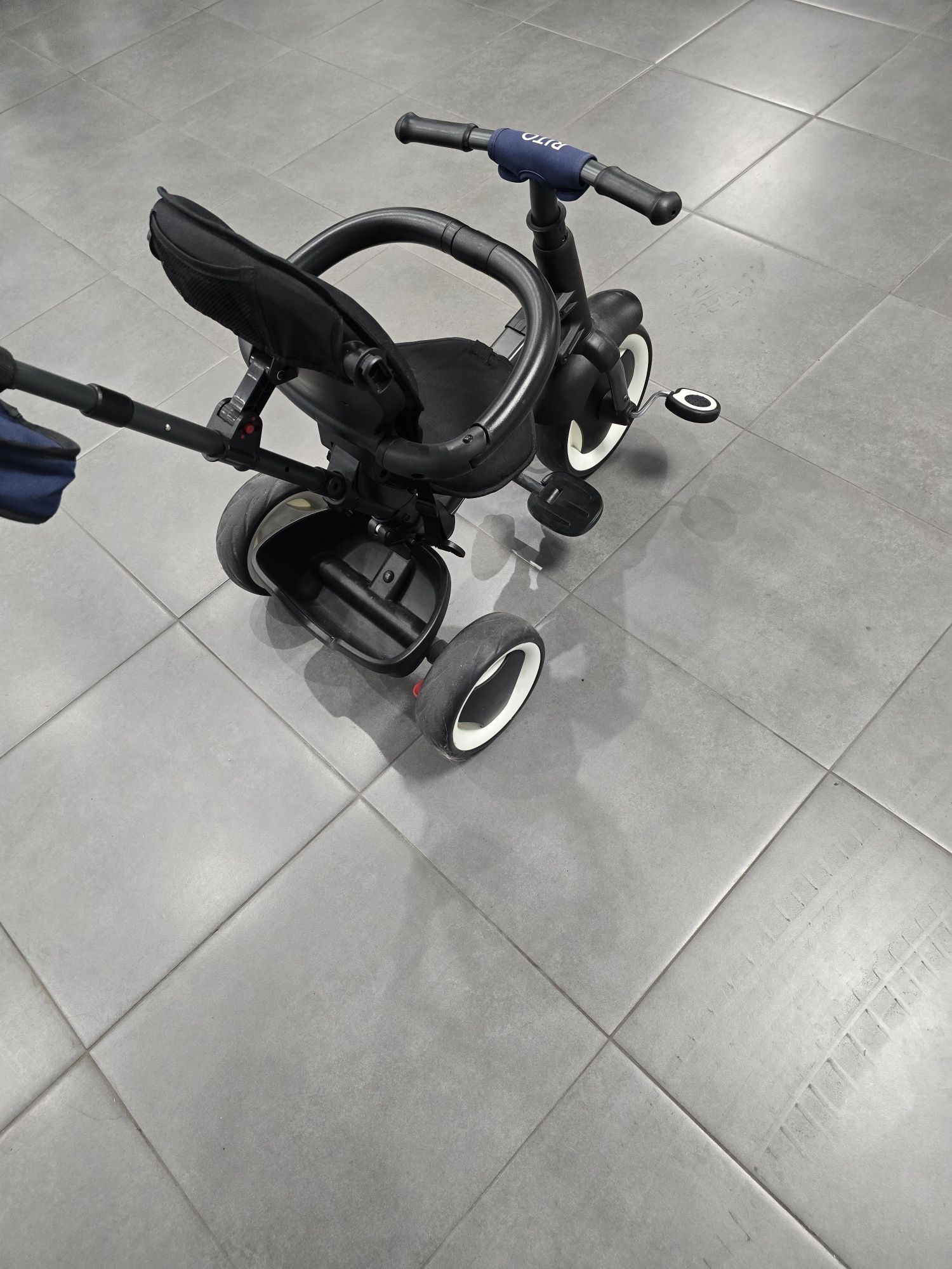 Triciclo marca Vito