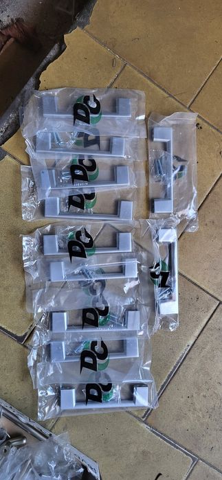 Uchwyt meblowy um 764 96 rozstaw 11szt