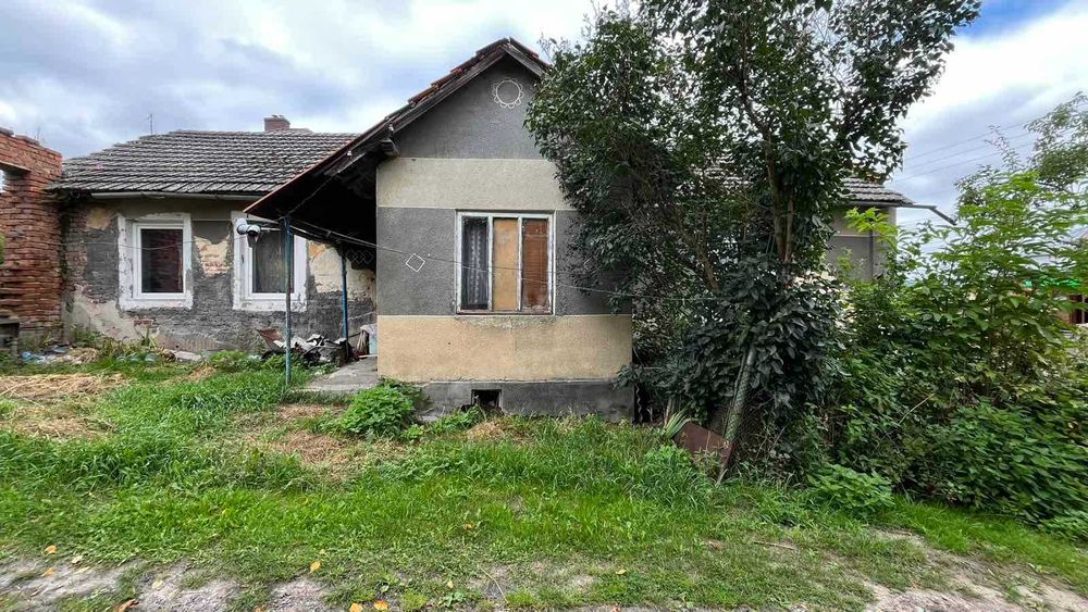 Продаж окремо стоячого будинку в місті Бібрка, без ремонту
