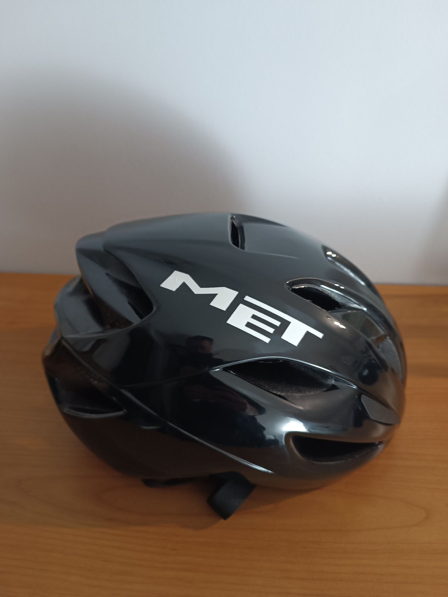 Nowy kask rowerowy Met Rivale, szosa, gravel.