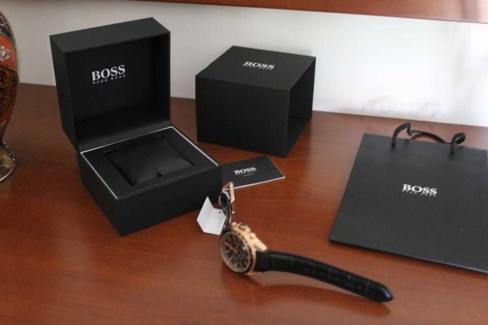 Oportunidade! Relógio Boss Driver - Novo com caixa e saco Boss