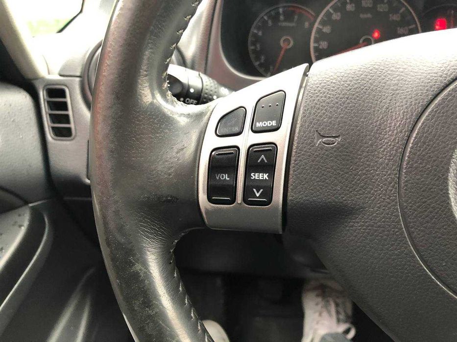 В продажі Suzuki SX-4 2007 року випуску.