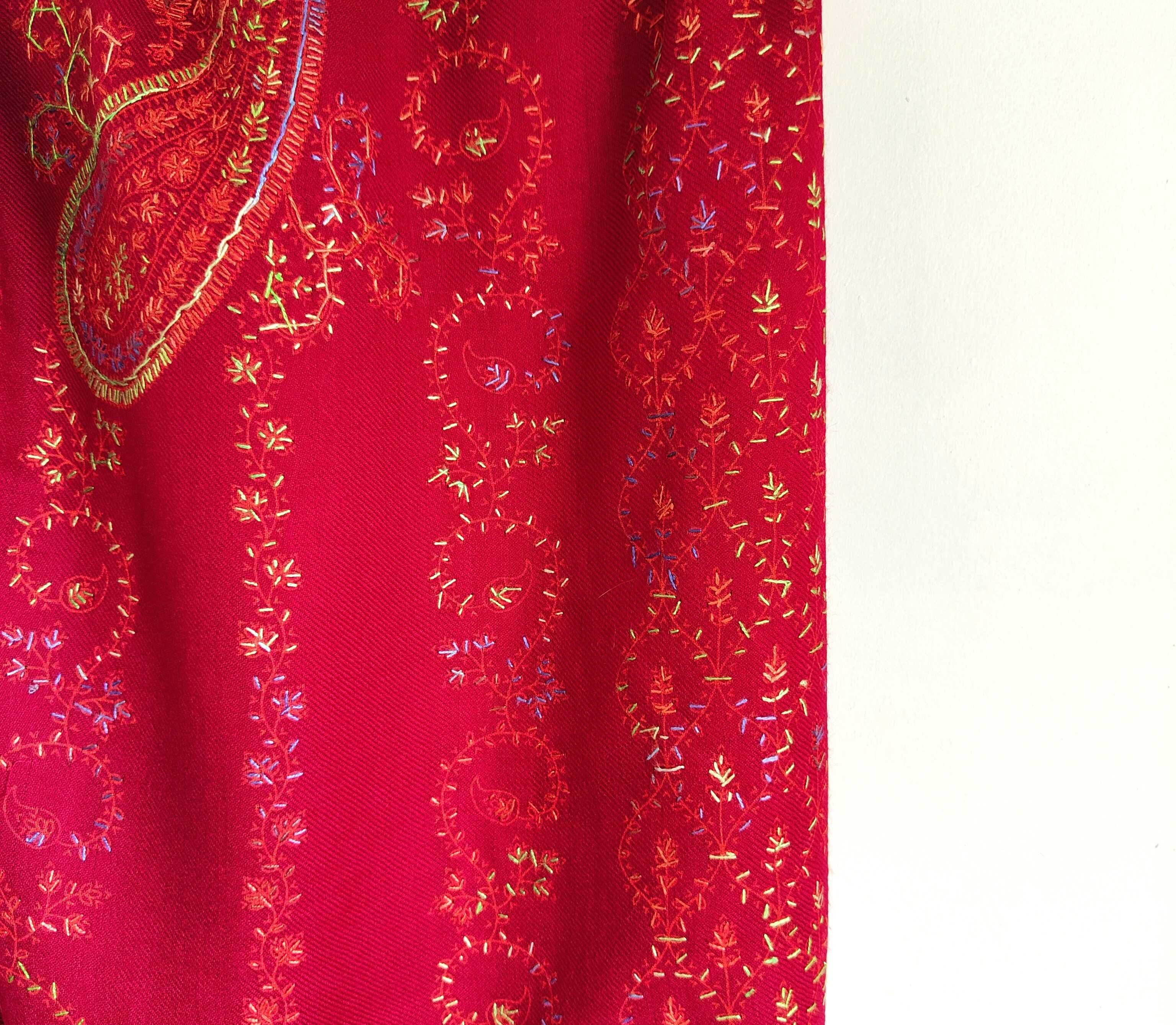 Duży szal orientalny indyjski haftowany haft paisley pashmina czerwony