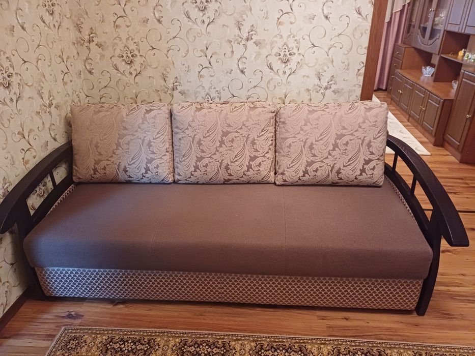 Продам диван двухспальный