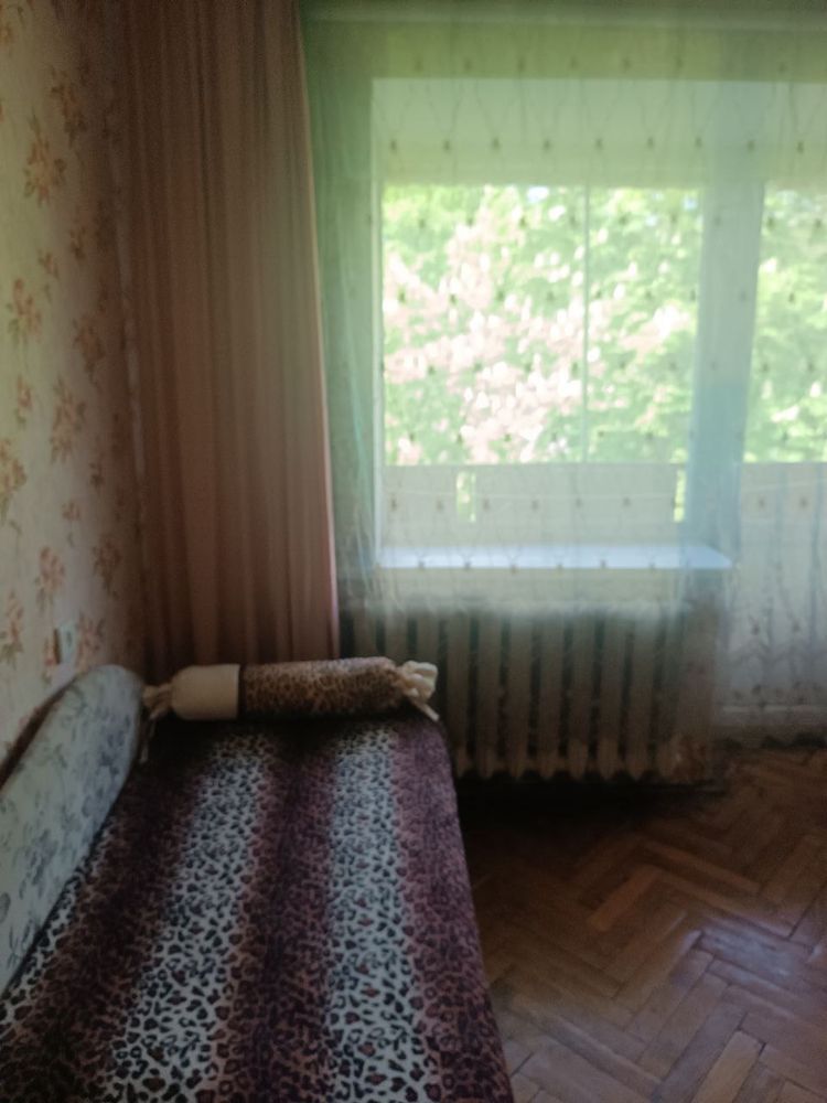 Здам трьохкімнатну Київ вул. Олени Теліги 17