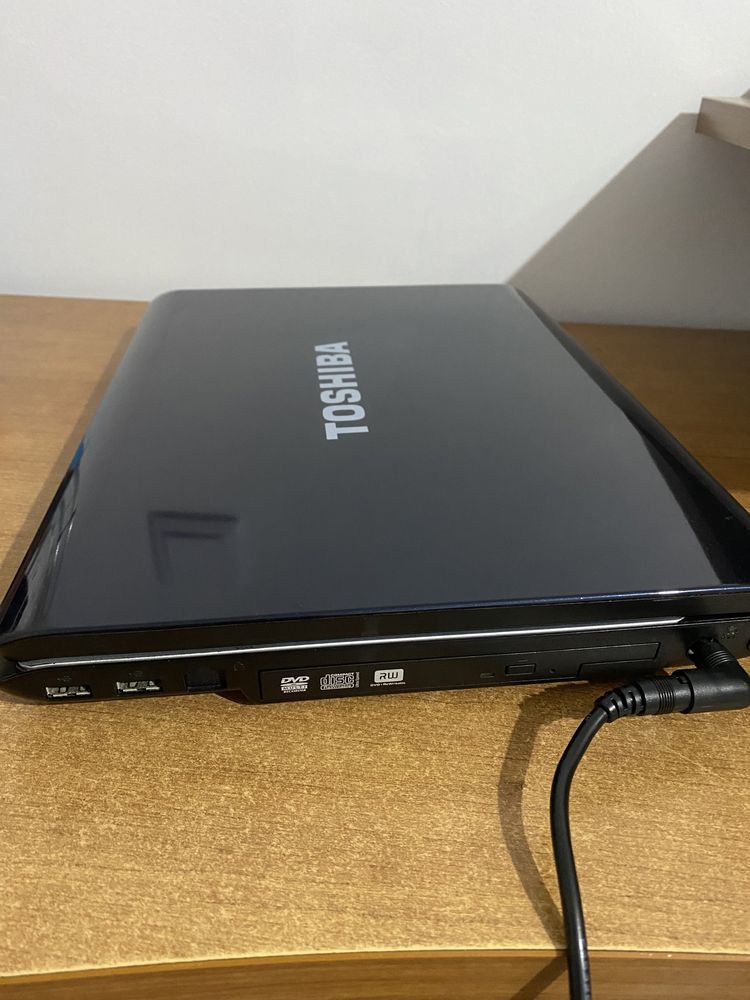 Vendo portátil Toshiba