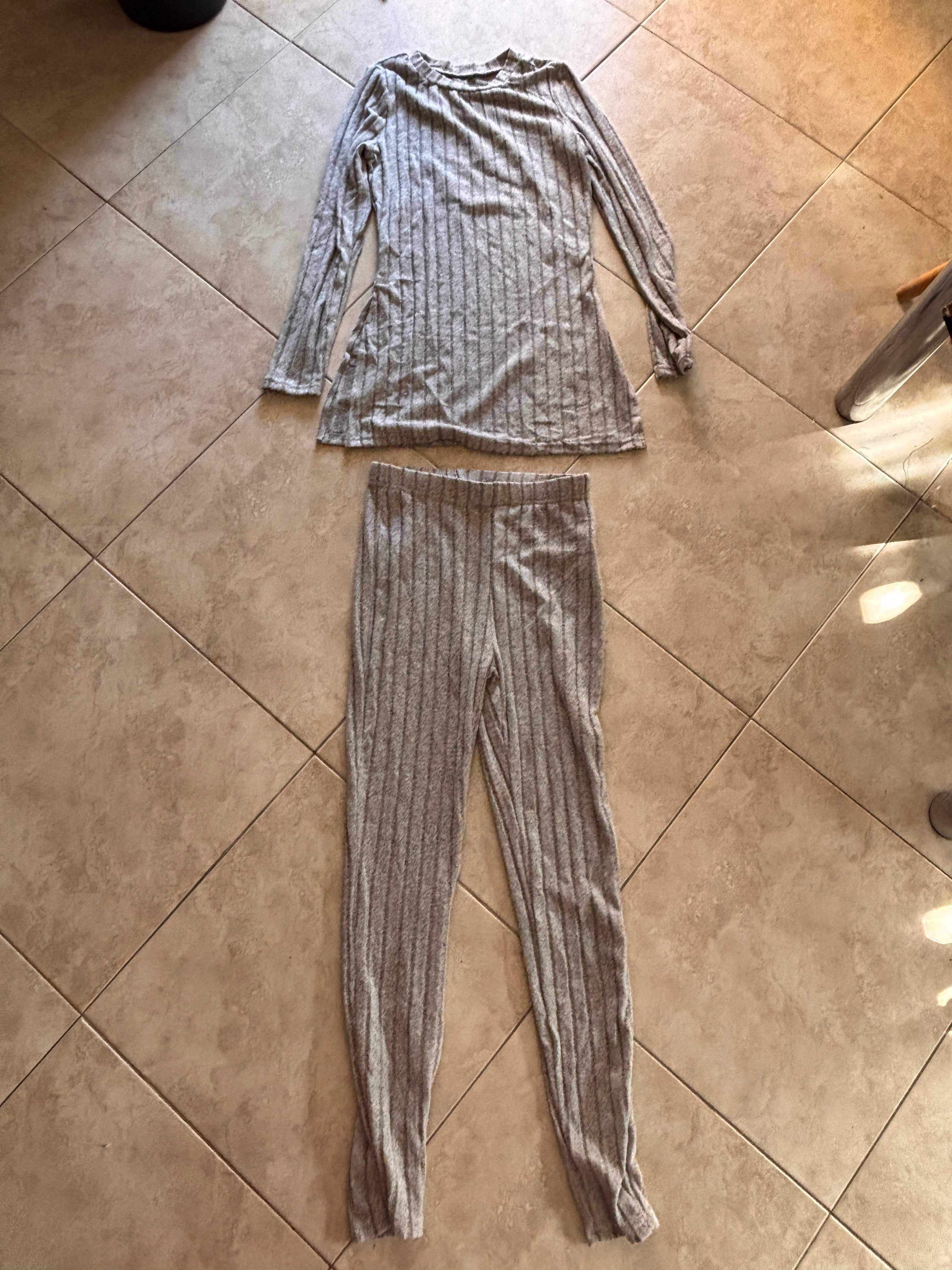 Conjunto de roupa confortável nova