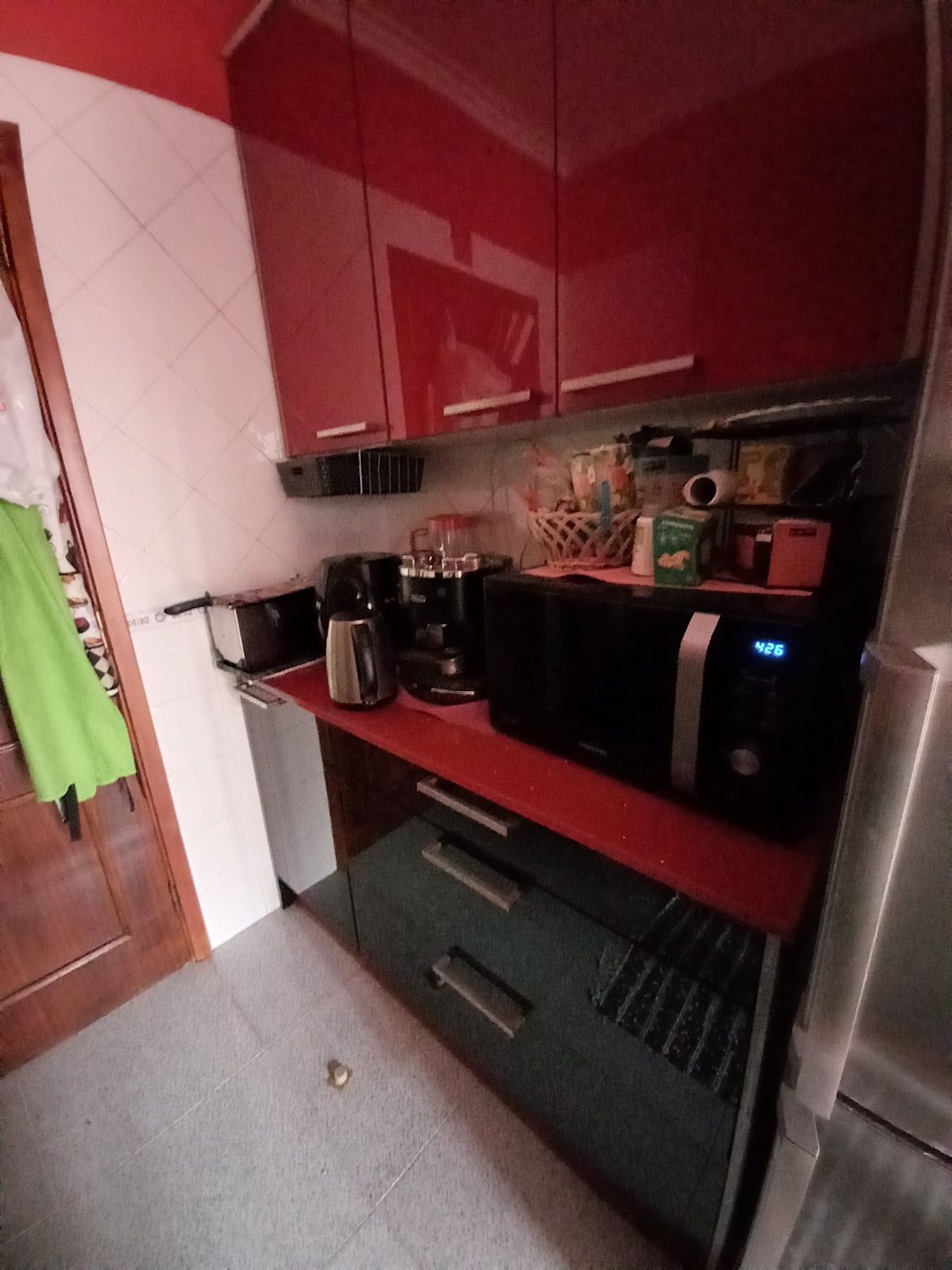 Quarto aluguer, mobilado