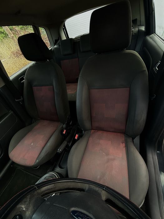 Carro Ford Fiesta 2006