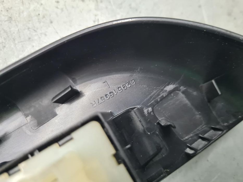 Comando / botão / interruptor vidros trás esquerdo DACIA Spring