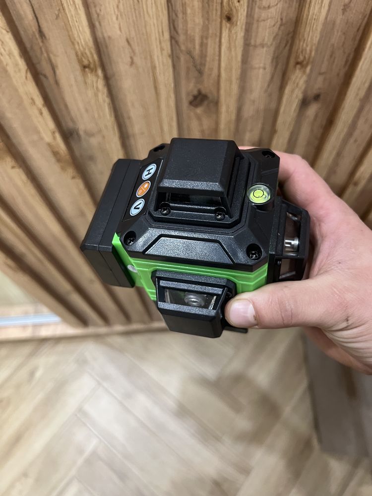 Laser krzyzowy 16 lini pilot funkcja skosów