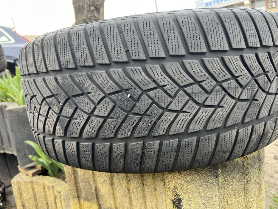 Зимова гума 275/40/21