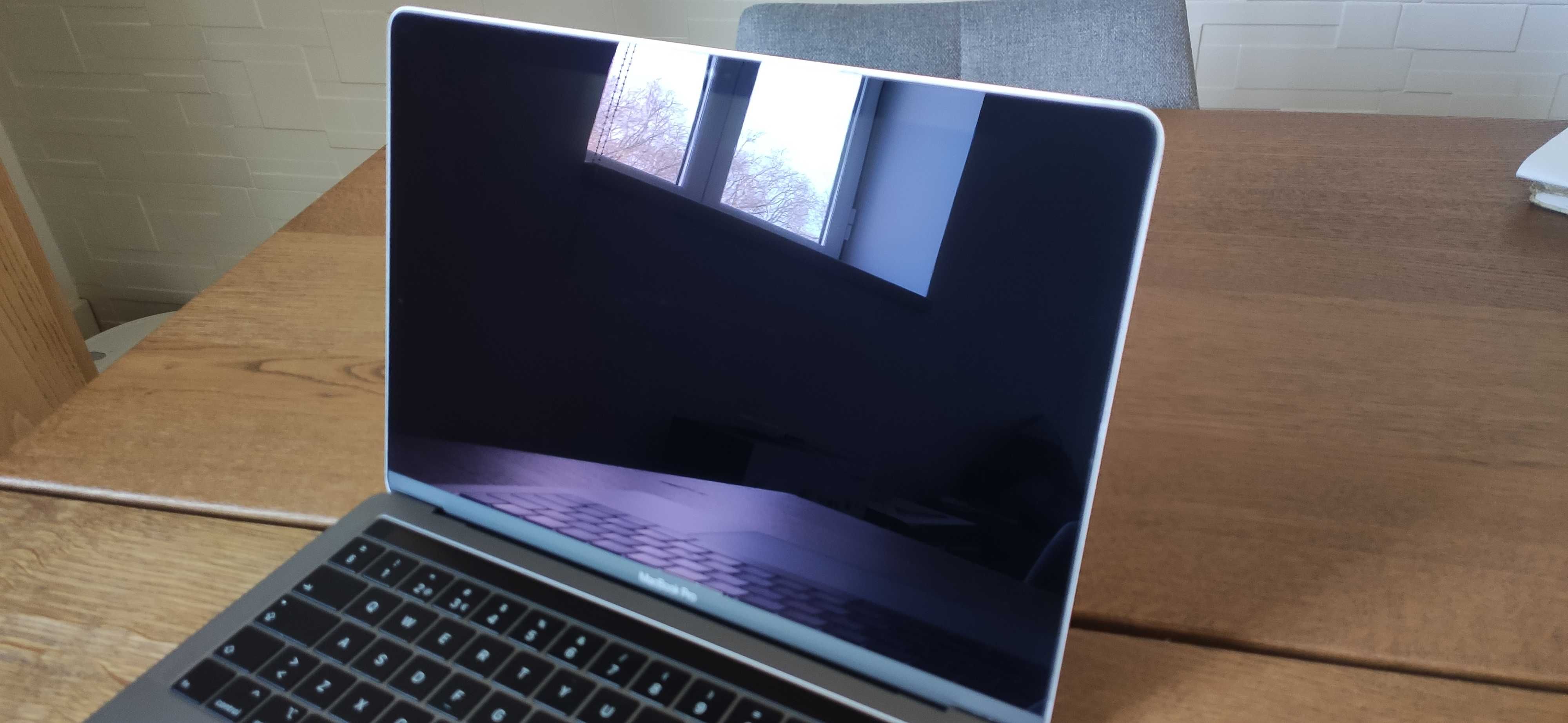 Macbook Pro 13'' 2019 versão Touch Bar + Touch ID Teclado PT