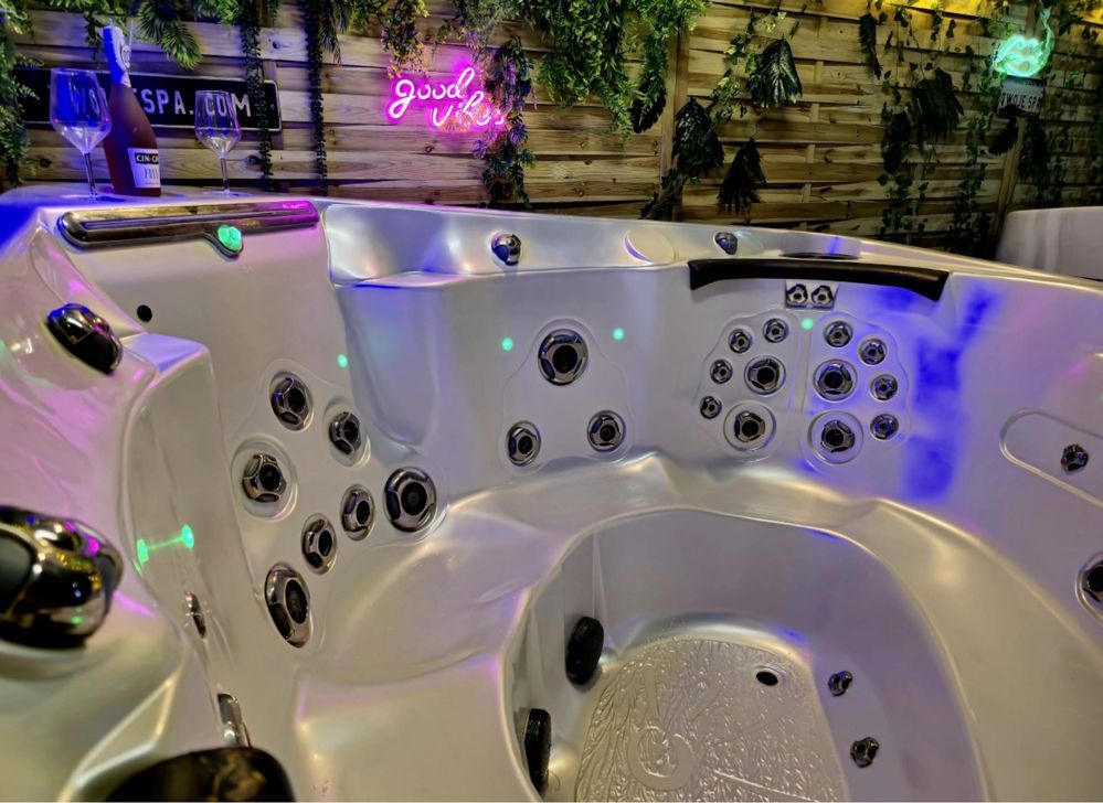 Jacuzzi Coast spas cascade III Phantom outlet