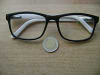 Starocie z PRL - Okulary modne czarno-białe +3Dioptrie rozstaw 14 cm
