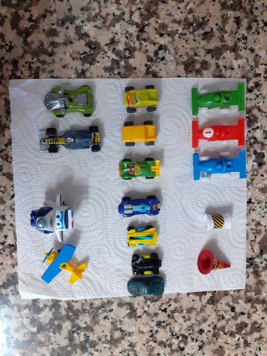 Conjunto de mini carros