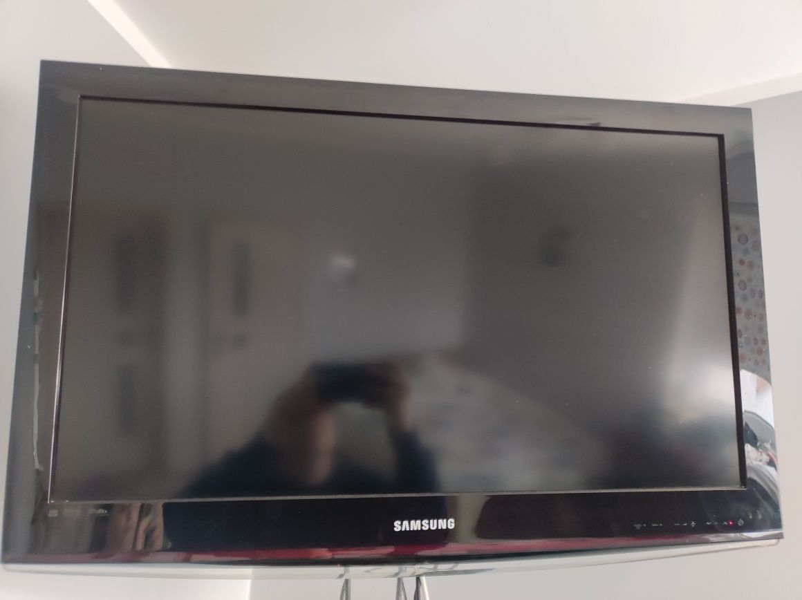 Telewizor Samsung 32 całe.