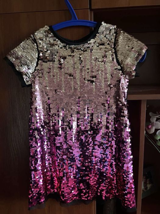 Сукні для дівчаток на 4-5 років