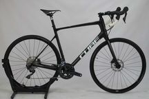 Rower szosowy endurance Cube Attain SL Ultegra tarcze ZADBANY