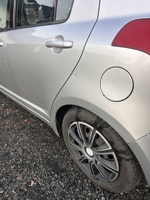 Suzuki Swift 1.3 benzyna 4 drzwi Małopolska