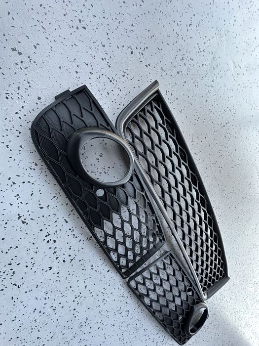 Kratka zderzaka s-line środkowa a4 b6