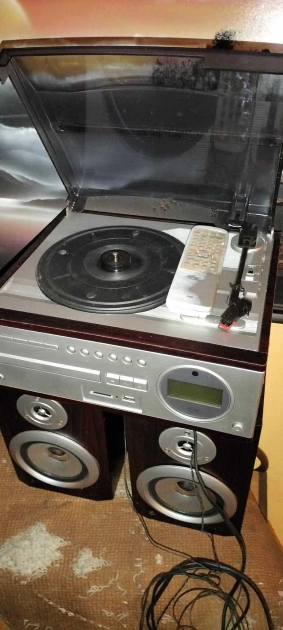 gramofon Elta z głośnikami