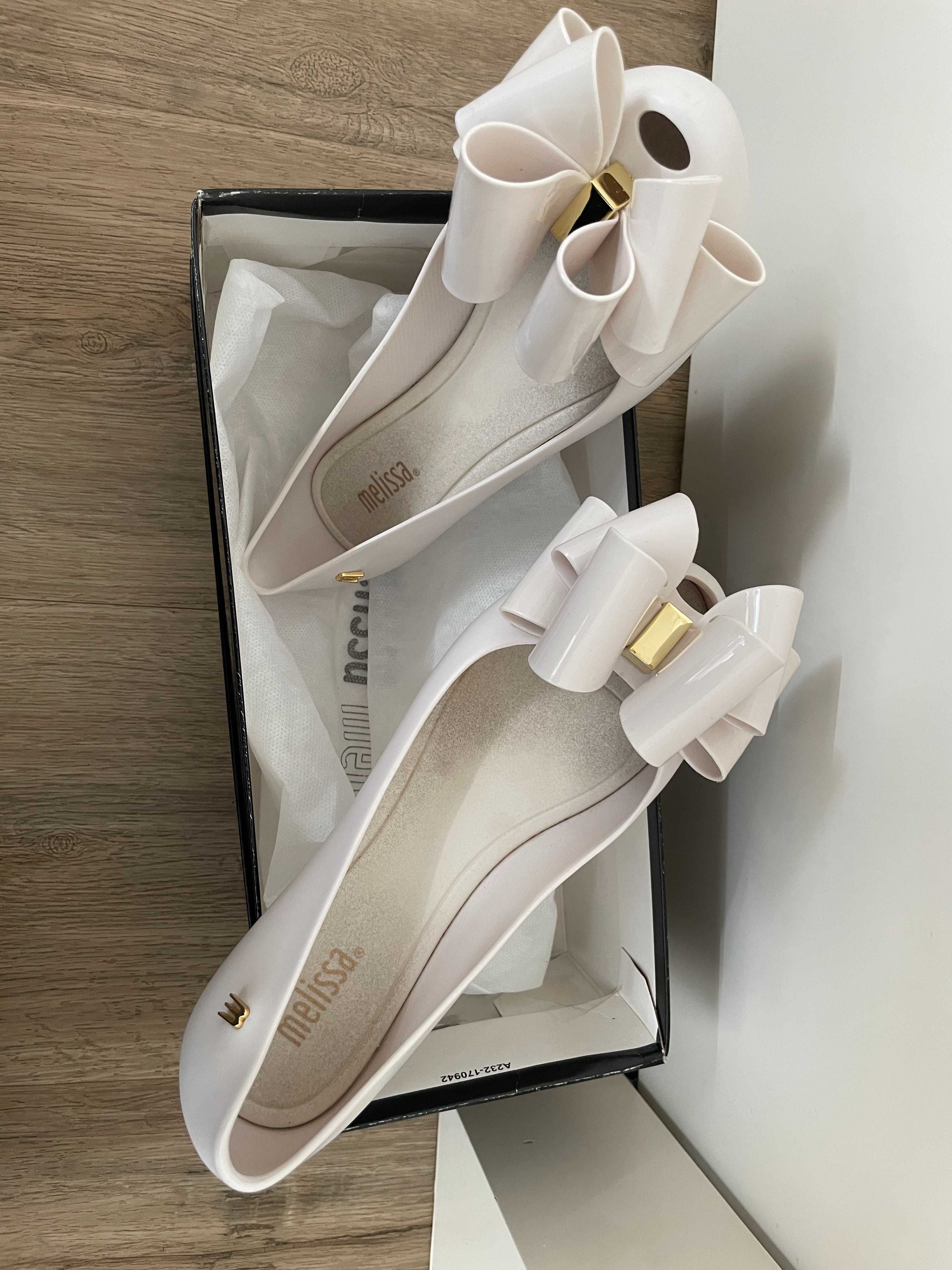 Melissa Ultragirl Sweet X - Cor Branco - Tam 35/36