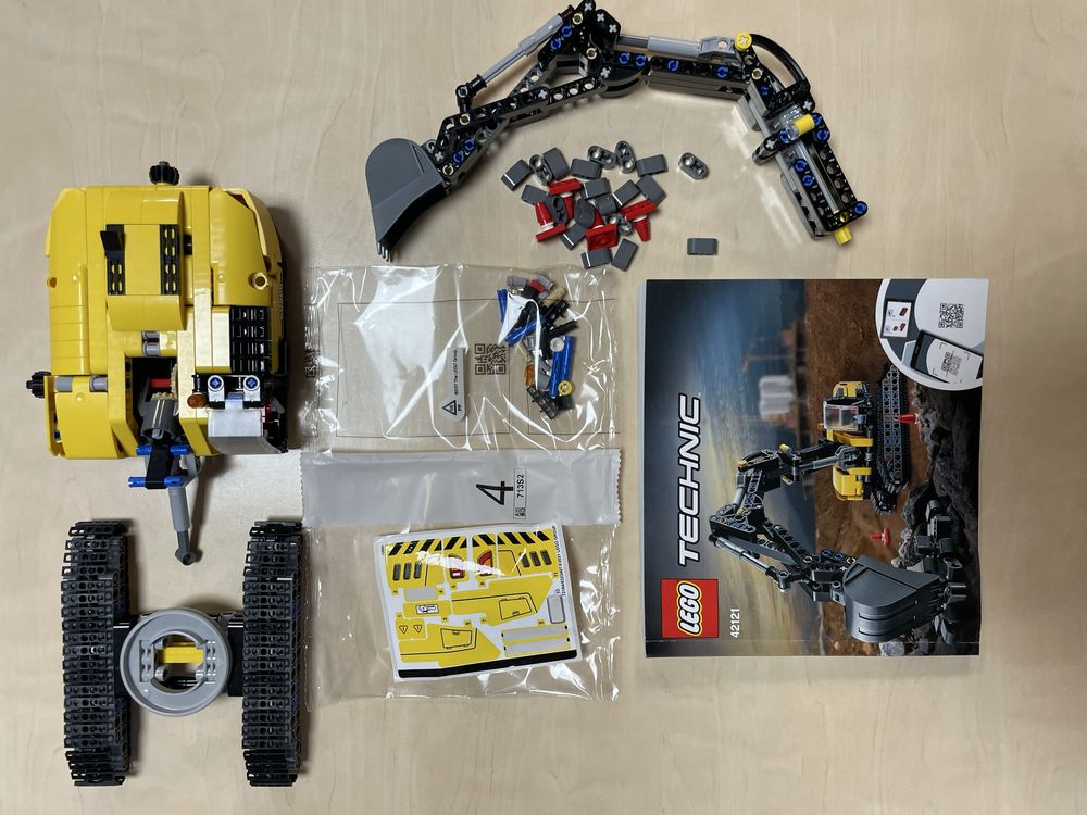 Lego 42121 Wytrzymała koparka TECHNIC