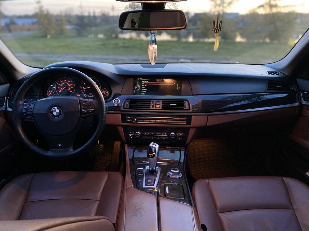 BMW 2л. 2013 року